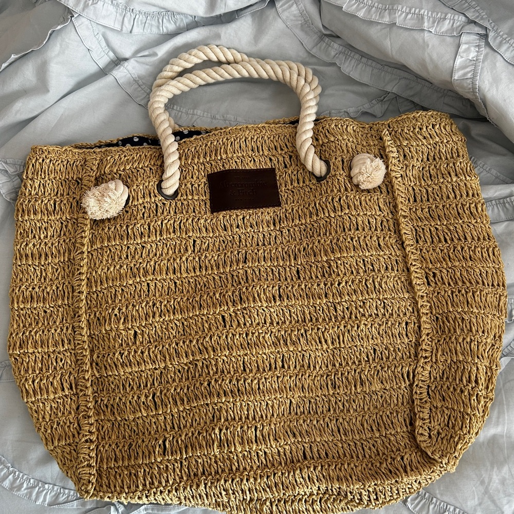 Straw tote bag